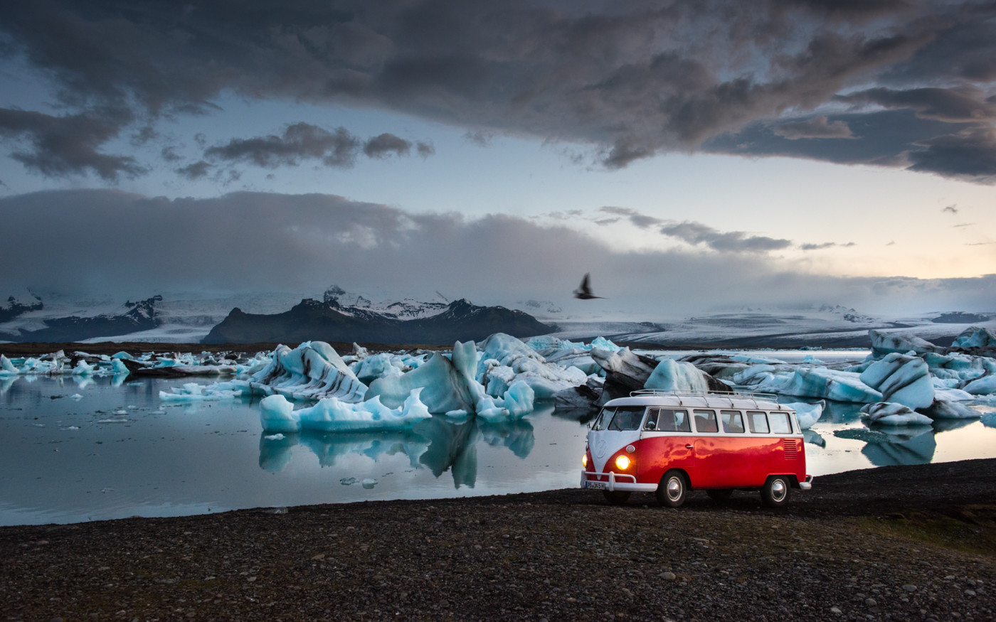 Bulli-Abenteuer auf der Vulkan-Insel: Faszinierende Einblicke von Peter Gebhard am 3. November auf Island