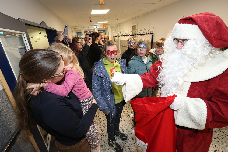 Bunte Bildergalerie zum Adventsmarkt: Lebenshilfe Gifhorn feiert Tag der offenen Tür mit Werkstatt-Tour, Deko und vielem mehr
