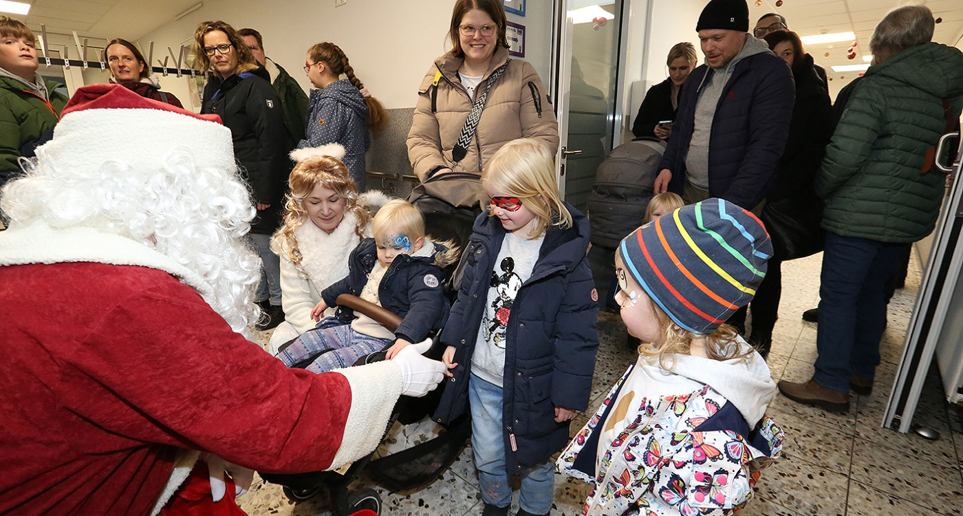 Bunte Bildergalerie zum Adventsmarkt: Lebenshilfe Gifhorn feiert Tag der offenen Tür mit Werkstatt-Tour, Deko und vielem mehr
