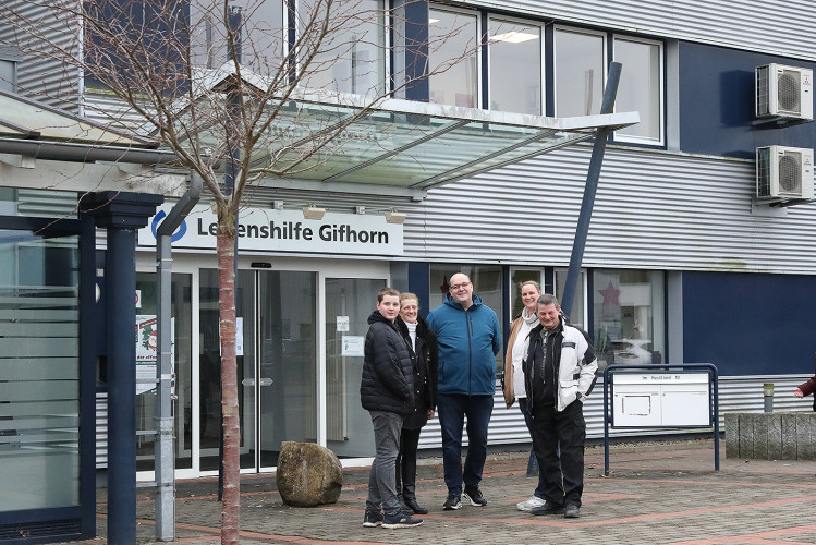 Bunte Bildergalerie zum Adventsmarkt: Lebenshilfe Gifhorn feiert Tag der offenen Tür mit Werkstatt-Tour, Deko und vielem mehr