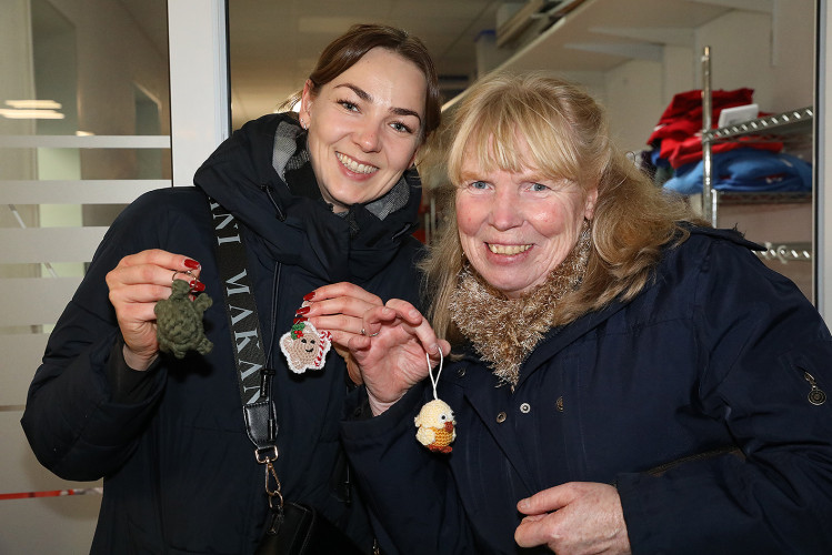 Bunte Bildergalerie zum Adventsmarkt: Lebenshilfe Gifhorn feiert Tag der offenen Tür mit Werkstatt-Tour, Deko und vielem mehr