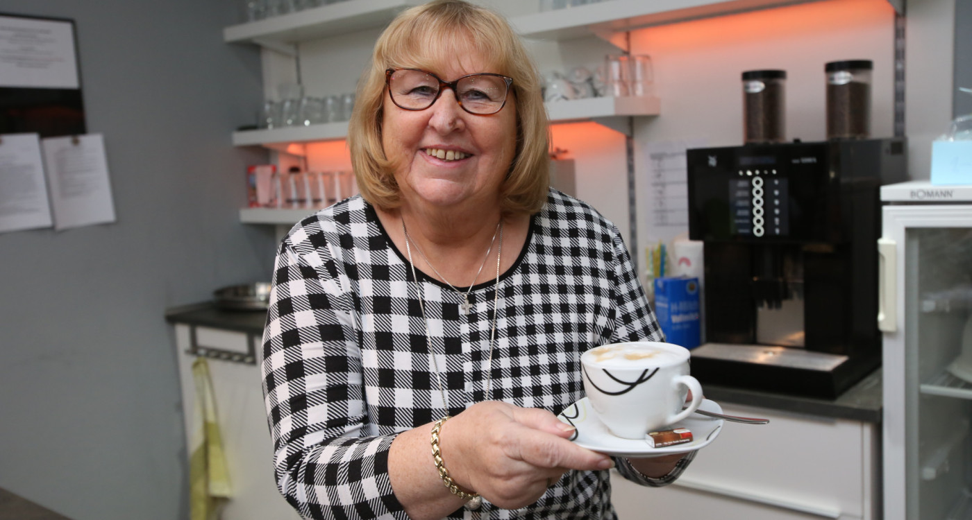 Café Aller - Etwa 40 ehrenamtliche Mitarbeiter*innen bringen Gifhorns Bürger zusammen