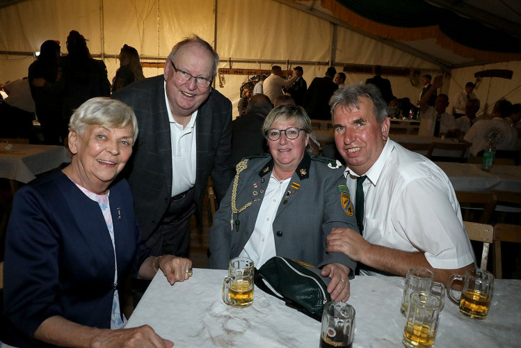 Carsten Klasing ist neuer Schützenkönig von Wahrenholz – KURT zeigt Euch die schönsten Bilder vom großen Festwochenende