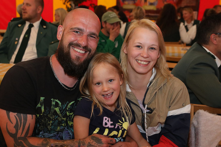 Carsten Walter ist Großer König in Calberlah – KURTs Bildergalerie zeigt die schönsten Fotos vom Schützenfest