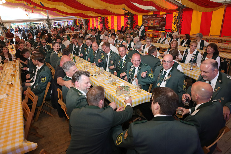 Carsten Walter ist Großer König in Calberlah – KURTs Bildergalerie zeigt die schönsten Fotos vom Schützenfest