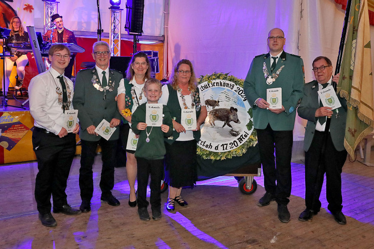 Carsten Walter ist Großer König in Calberlah – KURTs Bildergalerie zeigt die schönsten Fotos vom Schützenfest