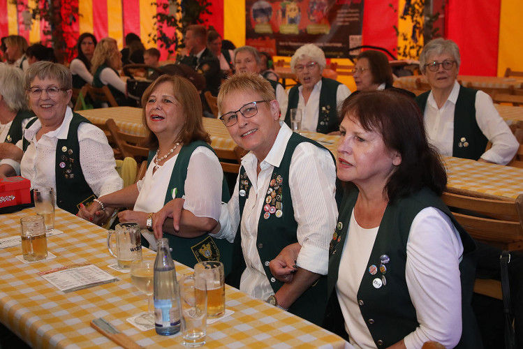 Carsten Walter ist Großer König in Calberlah – KURTs Bildergalerie zeigt die schönsten Fotos vom Schützenfest