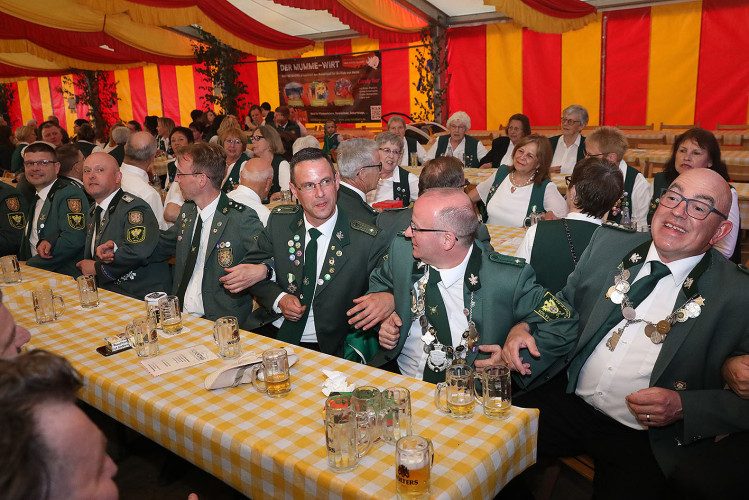 Carsten Walter ist Großer König in Calberlah – KURTs Bildergalerie zeigt die schönsten Fotos vom Schützenfest