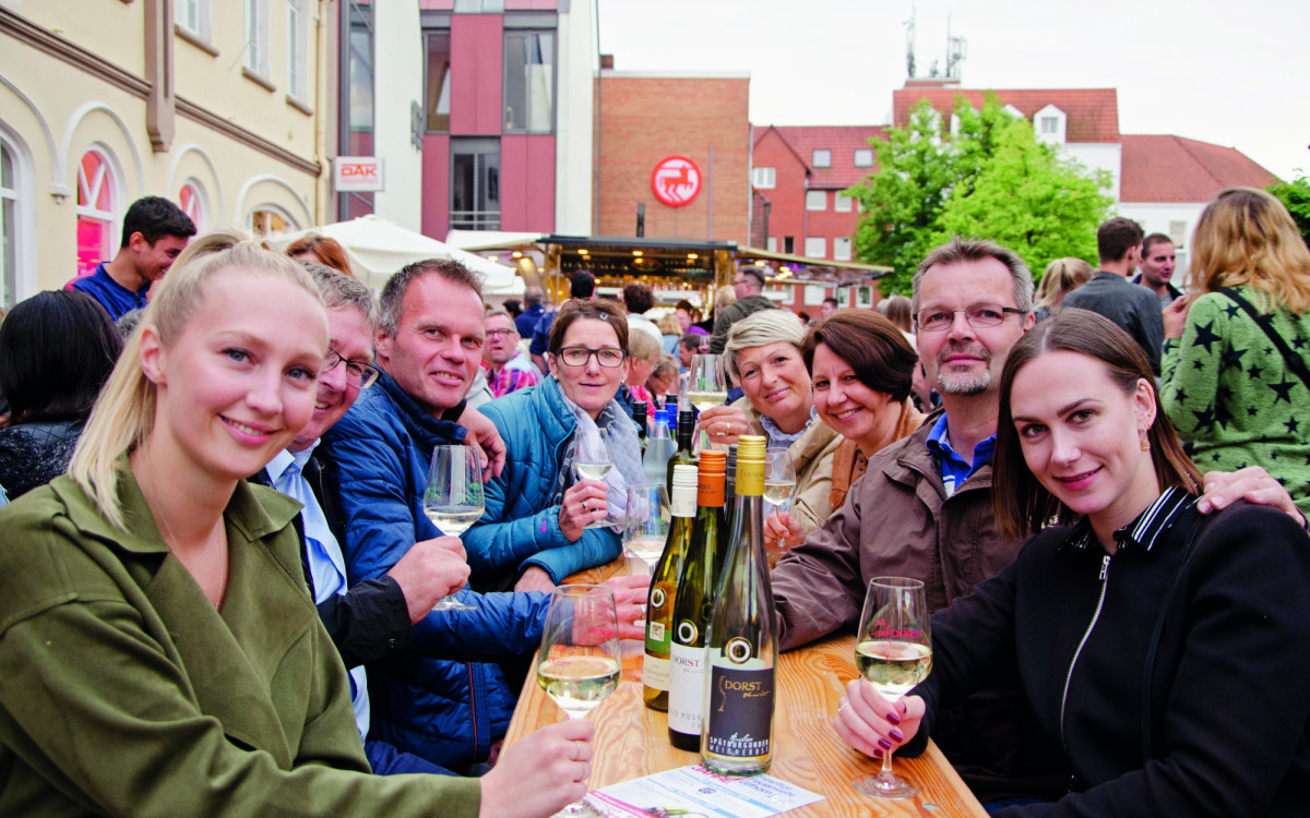Da nehme ich doch noch ein Gläschen – Von Donnerstag bis Samstag steigt in Gifhorn wieder das beliebte Weinfest