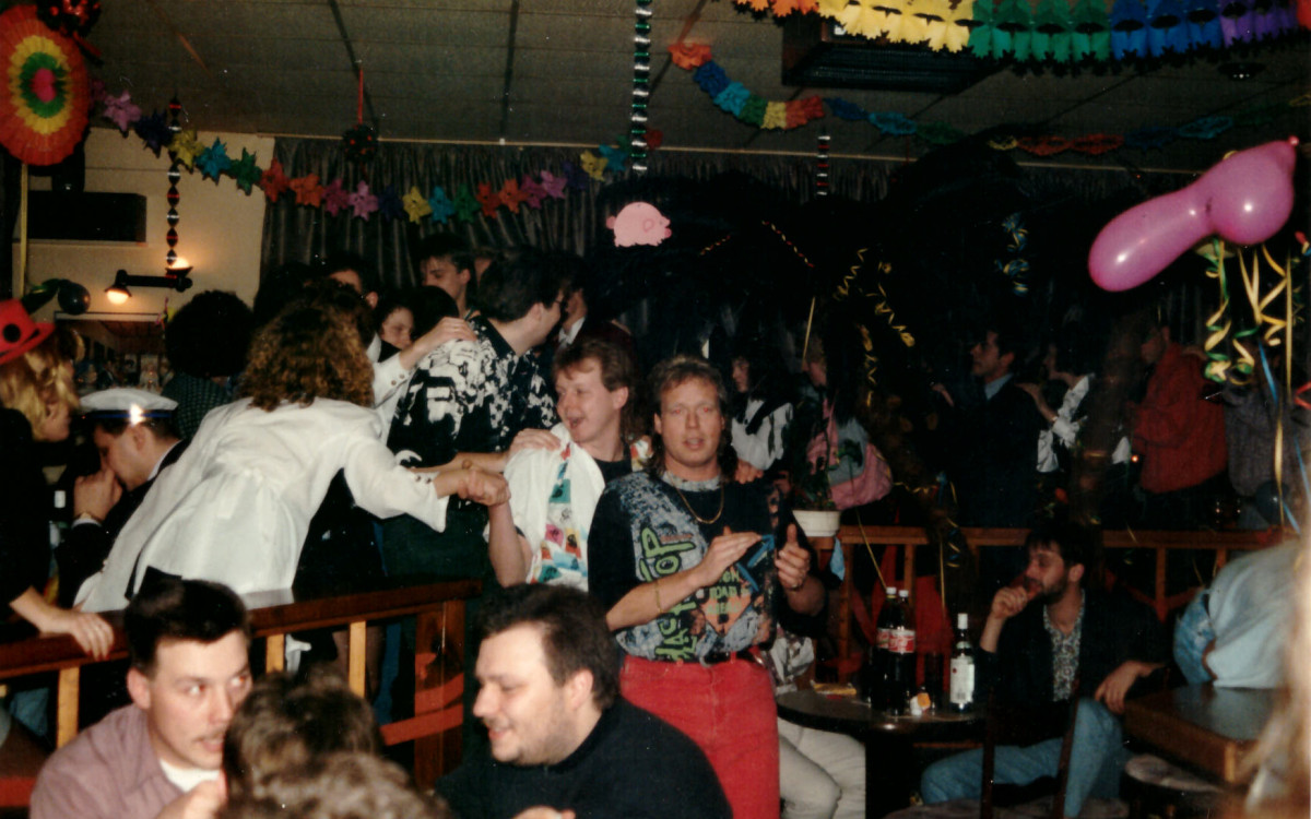 Damals ging am Mittwoch das Wochenende los - 30 Jahre Malibu: Am 12. März lädt Kneipen-Ikone Thomas Hepe zur Party an den Gifhorner Sonnenweg