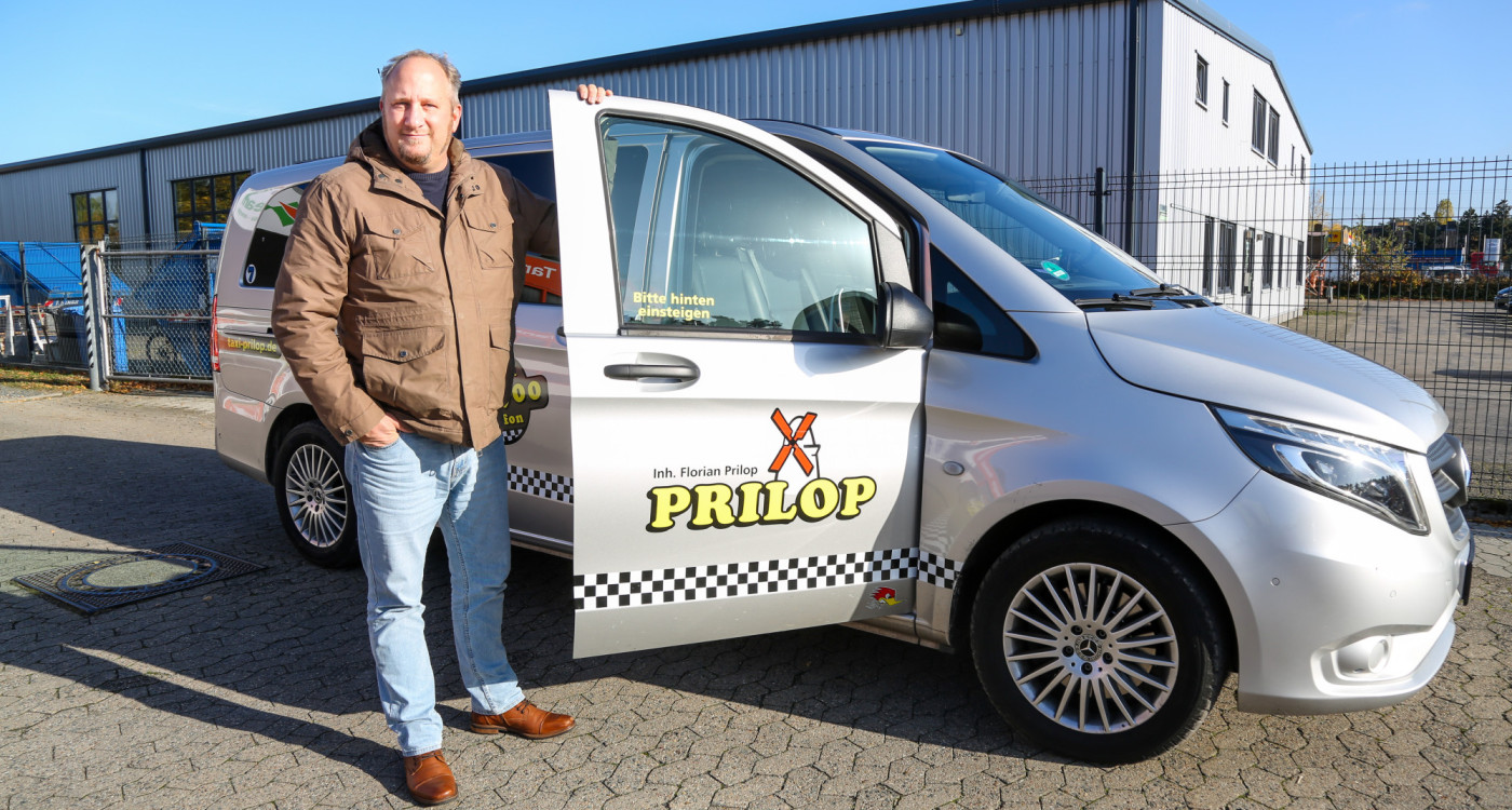 Damit die Leute gut ankommen - Bei Taxi Prilop werden die Fahrgäste auf Wunsch von Tür zu Tür begleitet