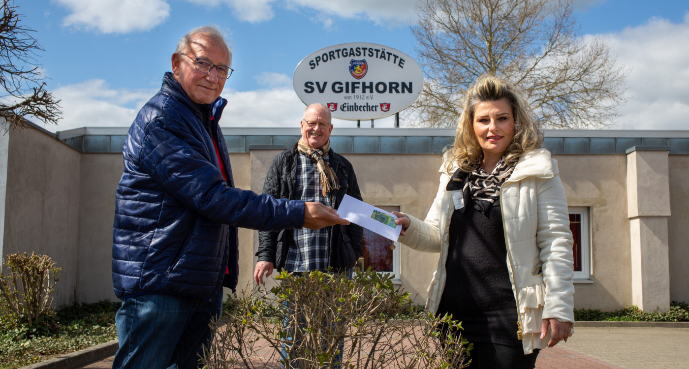 Damit die Lieblingskneipe nicht stirbt - Stammtisch-Rentner spenden SV-Wirt Nekki, was sie sonst eh vertrunken hätten