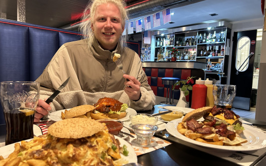 Das letzte Abendmahl, nur Lana Del Rey fehlt: Das Diner Route 4 in Ausbüttel punktet mit USA-Imitation und Imbisskultur