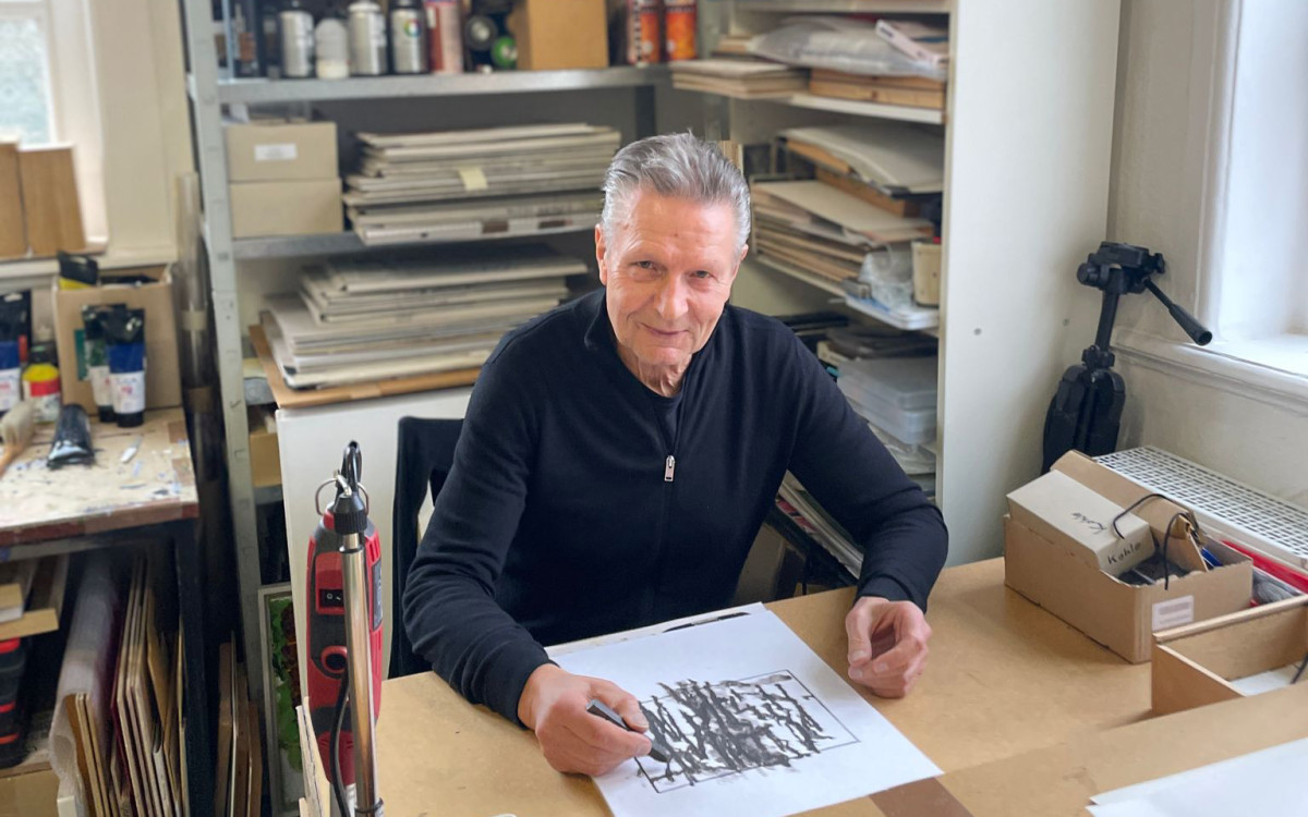 Das Staunen über die Provinz ist geblieben: Mit „Rauhe Nächte“ führt der Künstler Jochen Weise eine spannende Werkserie zum Leben auf dem Land