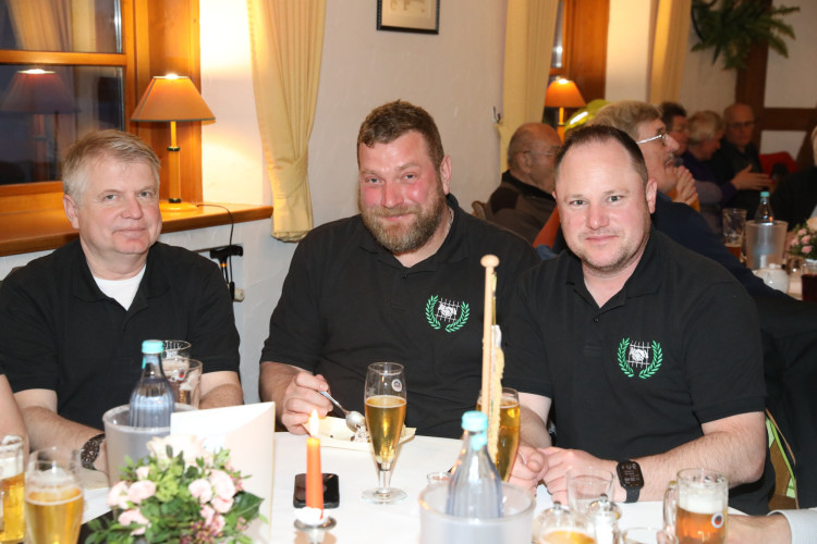 Das war der Maibaum-Stammtisch im Deutschen Haus: Zahlreiche Gifhorner Unternehmen und Verbände feiern gemeinsam das Frühjahr