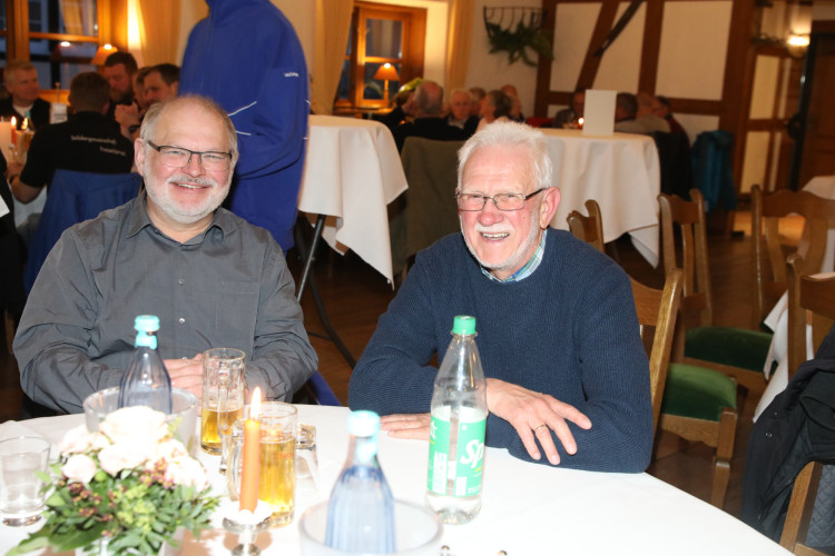 Das war der Maibaum-Stammtisch im Deutschen Haus: Zahlreiche Gifhorner Unternehmen und Verbände feiern gemeinsam das Frühjahr