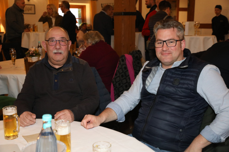 Das war der Maibaum-Stammtisch im Deutschen Haus: Zahlreiche Gifhorner Unternehmen und Verbände feiern gemeinsam das Frühjahr