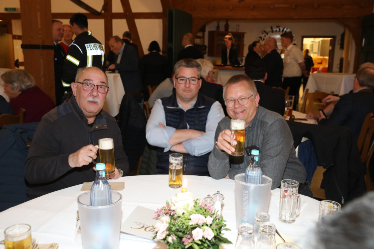 Das war der Maibaum-Stammtisch im Deutschen Haus: Zahlreiche Gifhorner Unternehmen und Verbände feiern gemeinsam das Frühjahr