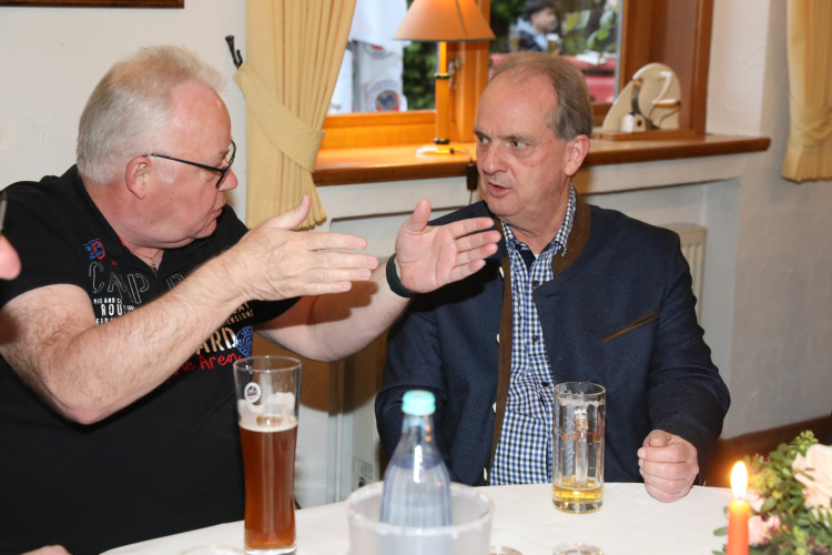 Das war der Maibaum-Stammtisch im Deutschen Haus: Zahlreiche Gifhorner Unternehmen und Verbände feiern gemeinsam das Frühjahr