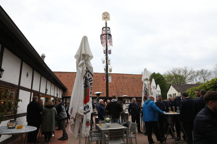 Das war der Maibaum-Stammtisch im Deutschen Haus: Zahlreiche Gifhorner Unternehmen und Verbände feiern gemeinsam das Frühjahr