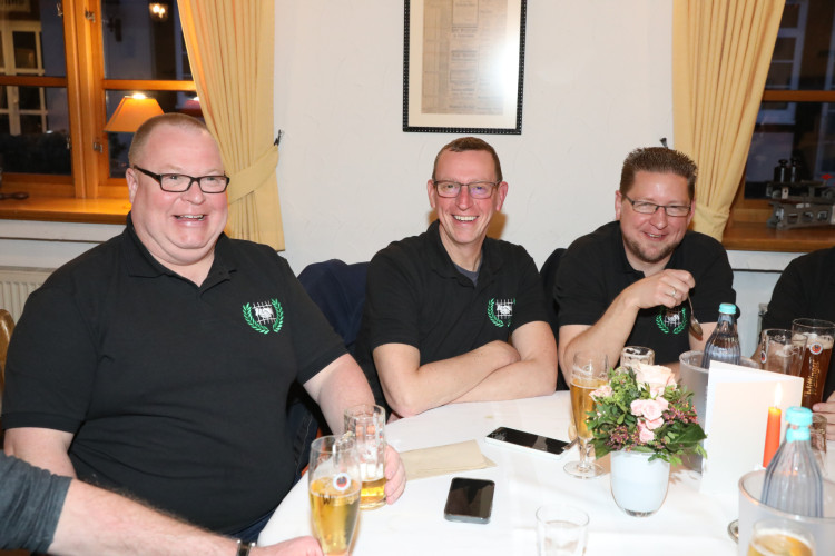 Das war der Maibaum-Stammtisch im Deutschen Haus: Zahlreiche Gifhorner Unternehmen und Verbände feiern gemeinsam das Frühjahr