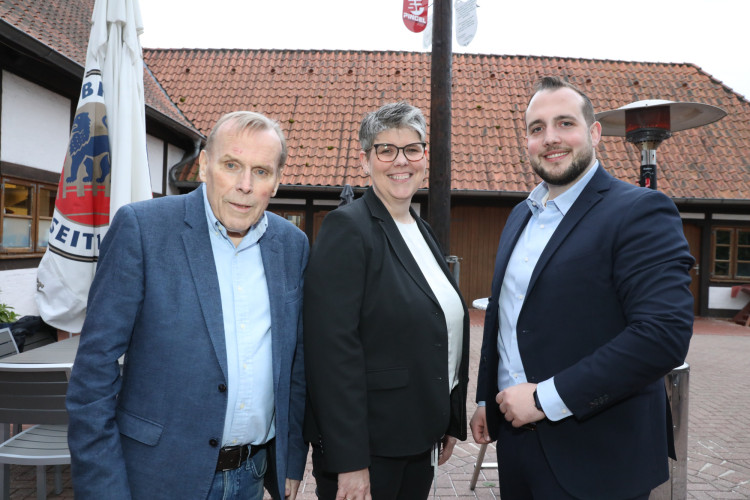 Das war der Maibaum-Stammtisch im Deutschen Haus: Zahlreiche Gifhorner Unternehmen und Verbände feiern gemeinsam das Frühjahr