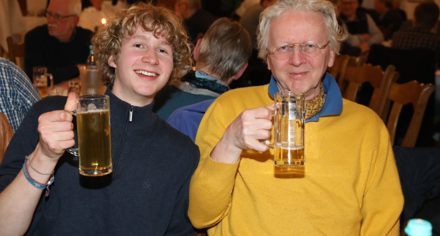 Das war der Maibaum-Stammtisch im Deutschen Haus: Zahlreiche Gifhorner Unternehmen und Verbände feiern gemeinsam das Frühjahr
