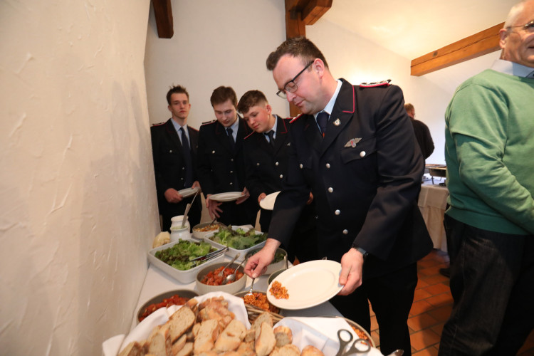 Das war der Maibaum-Stammtisch im Deutschen Haus: Zahlreiche Gifhorner Unternehmen und Verbände feiern gemeinsam das Frühjahr