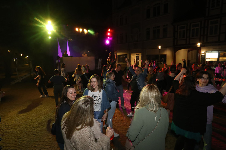 Das war der Tanz in den Mai auf dem Gifhorner Marktplatz - KURT zeigt die schönsten Bilder