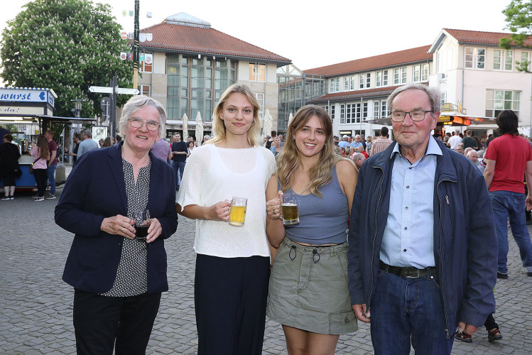 Das war der Tanz in den Mai auf dem Gifhorner Marktplatz - KURT zeigt die schönsten Bilder