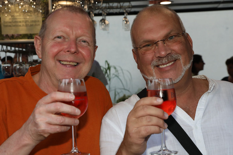 Das Weinfest läuft genauso wie das dazugehörige Getränk in die Gläser - Das sind die schönsten Bilder vom Weinfest