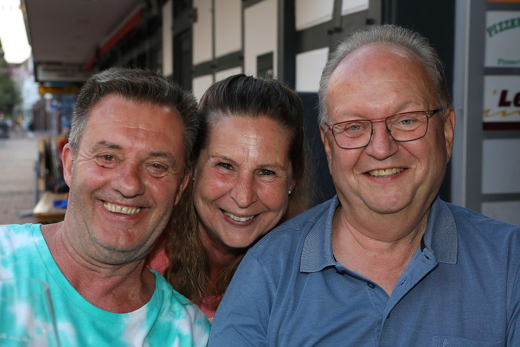 Das Weinfest läuft genauso wie das dazugehörige Getränk in die Gläser - Das sind die schönsten Bilder vom Weinfest