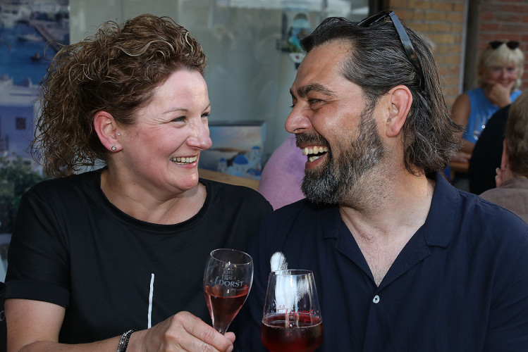 Das Weinfest läuft genauso wie das dazugehörige Getränk in die Gläser - Das sind die schönsten Bilder vom Weinfest
