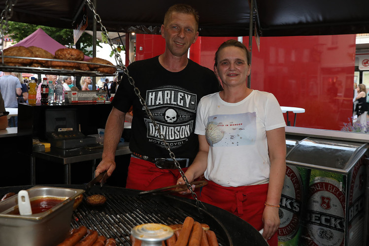 Das Weinfest läuft genauso wie das dazugehörige Getränk in die Gläser - Das sind die schönsten Bilder vom Weinfest
