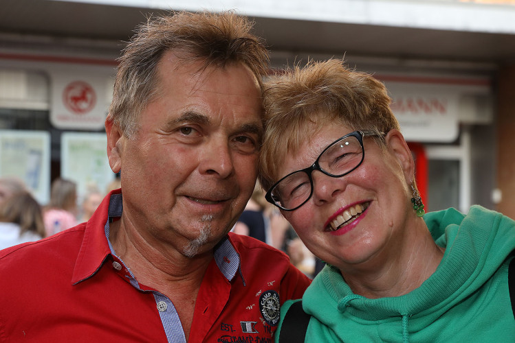 Das Weinfest läuft genauso wie das dazugehörige Getränk in die Gläser - Das sind die schönsten Bilder vom Weinfest