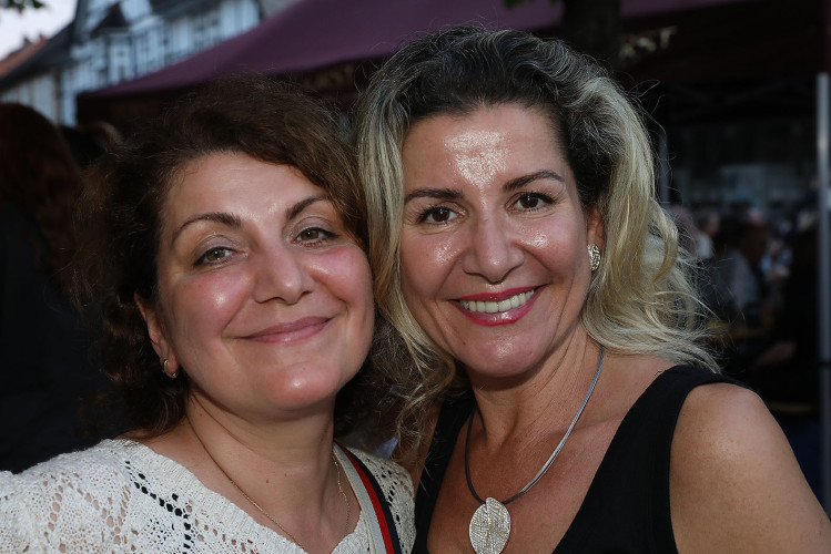 Das Weinfest läuft genauso wie das dazugehörige Getränk in die Gläser - Das sind die schönsten Bilder vom Weinfest