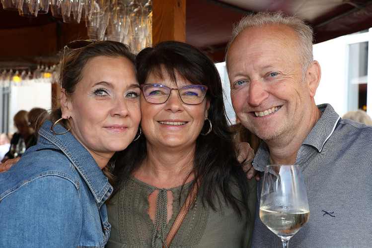 Das Weinfest läuft genauso wie das dazugehörige Getränk in die Gläser - Das sind die schönsten Bilder vom Weinfest