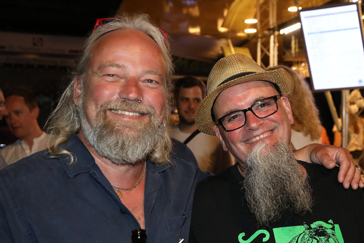 Das Weinfest läuft genauso wie das dazugehörige Getränk in die Gläser - Das sind die schönsten Bilder vom Weinfest
