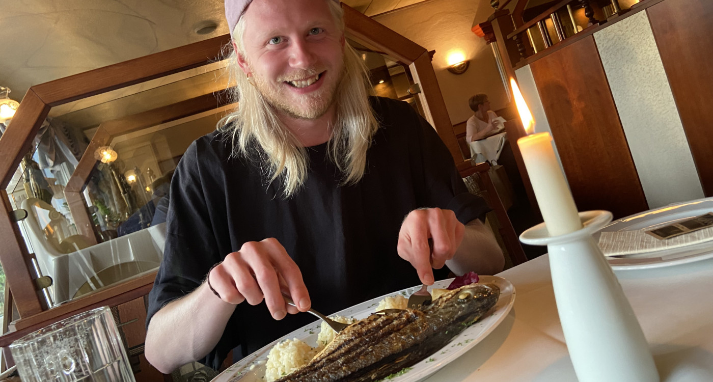 Dem Poseidon den Barsch aus dem Dreizack gefischt - Das Restaurant Akropolis in Gifhorn beeindruckt mit fabelhaften Hauptspeisen