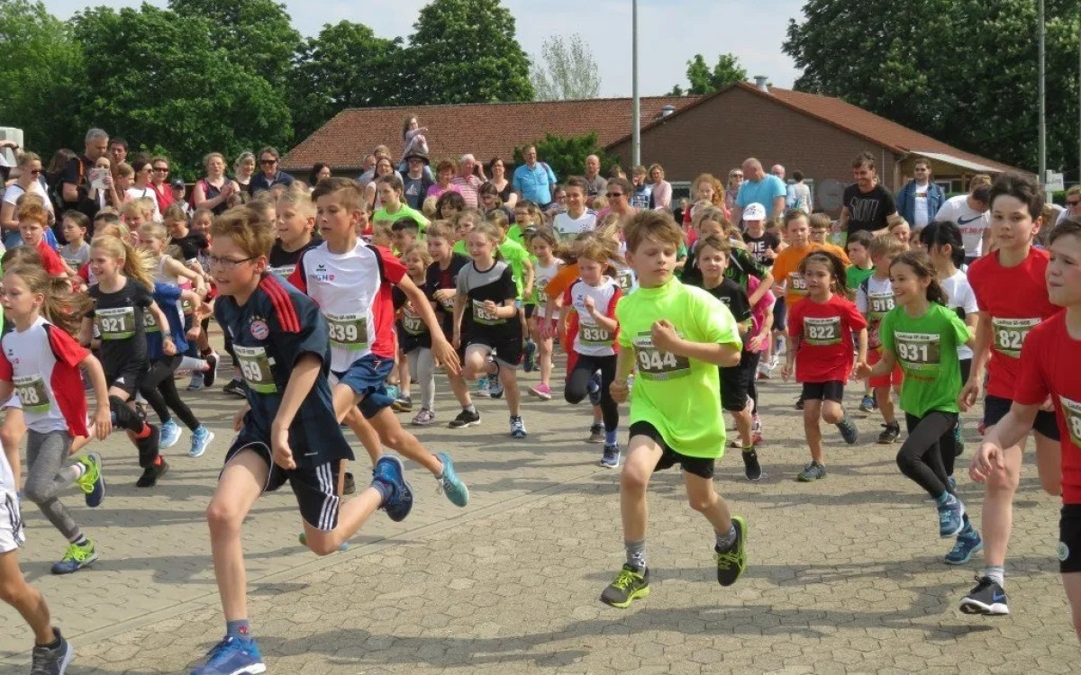 Der 34. Meinerser Abendlauf wird im Dorf gefeiert wie ein Volksfest