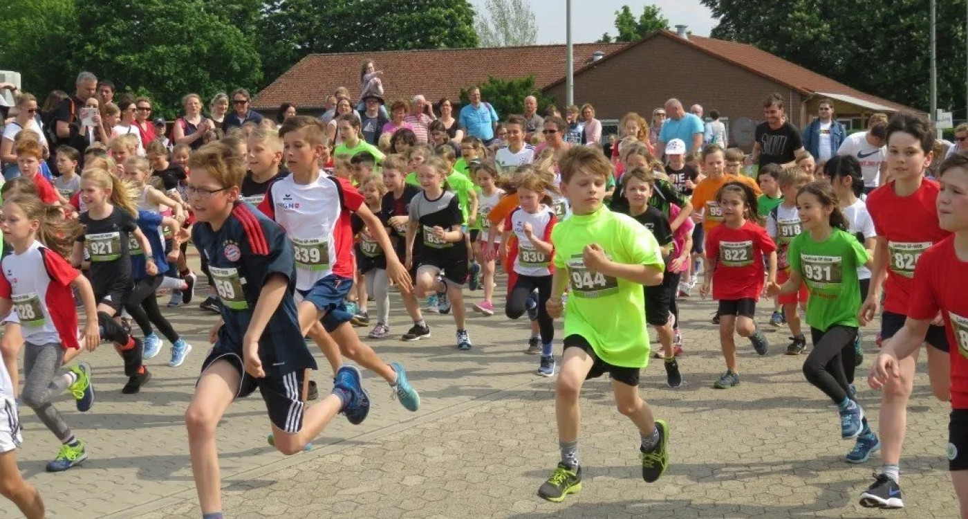 Der 34. Meinerser Abendlauf wird im Dorf gefeiert wie ein Volksfest