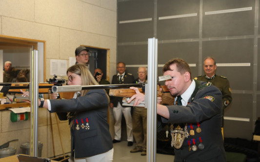 Der entscheidende Schuss: Letzte Chance beim Gifhorner Königsschießen am Sonntag in Meine