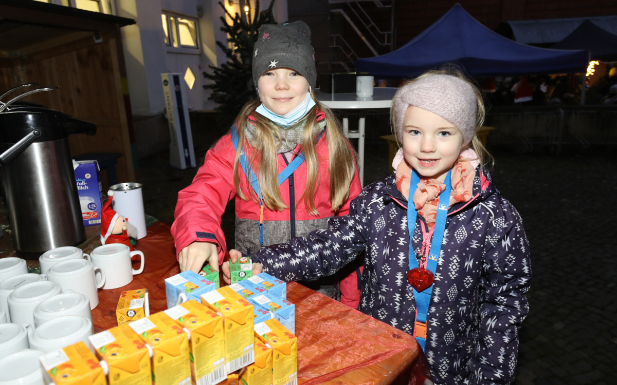 Der Gifhorner Kinderadventsmarkt: Das Karussell sorgt für leuchtende Augen