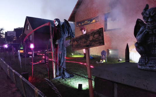 Der Horror-Rundgang im Leichenweg: Tanja Hopp-Henneicke und Lars Henneicke laden nach Schönewörde