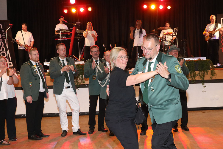 Der neue König Michael Große und ganz Wesendorf feiern ein fulminantes Schützenfest – KURT zeigt Euch die schönsten Fotos