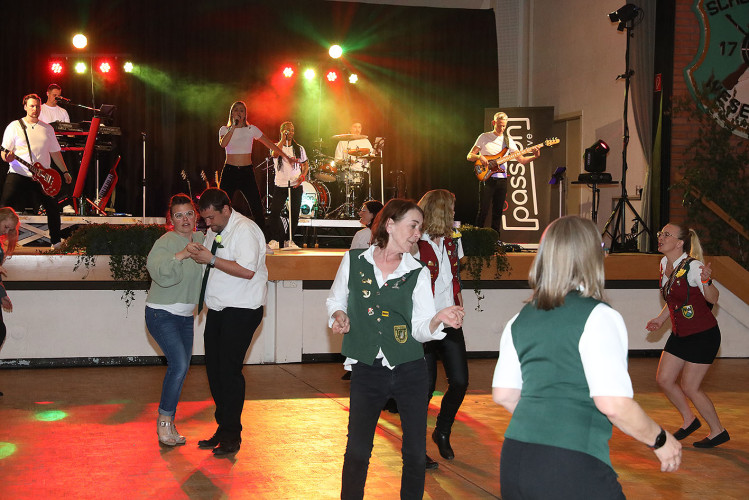 Der neue König Michael Große und ganz Wesendorf feiern ein fulminantes Schützenfest – KURT zeigt Euch die schönsten Fotos