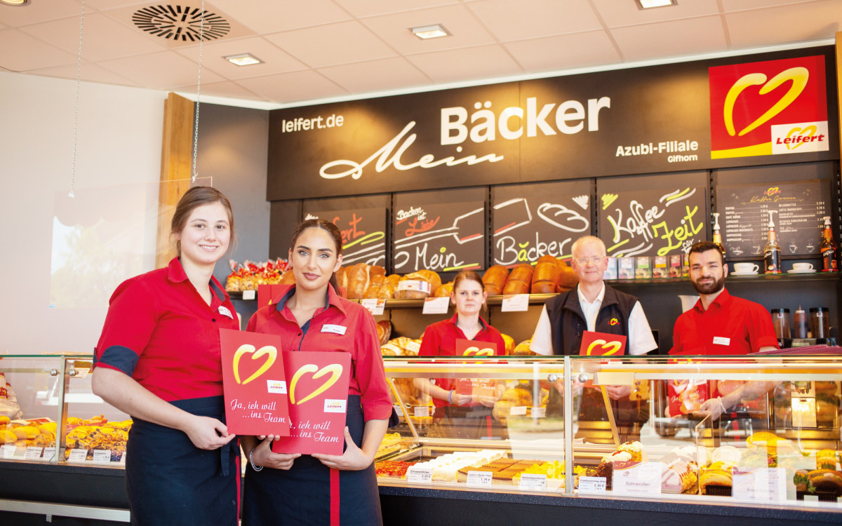 Die Auszubildenden der Bäckerei Leifert übernehmen am II. Koppelweg in Gifhorn das Ruder