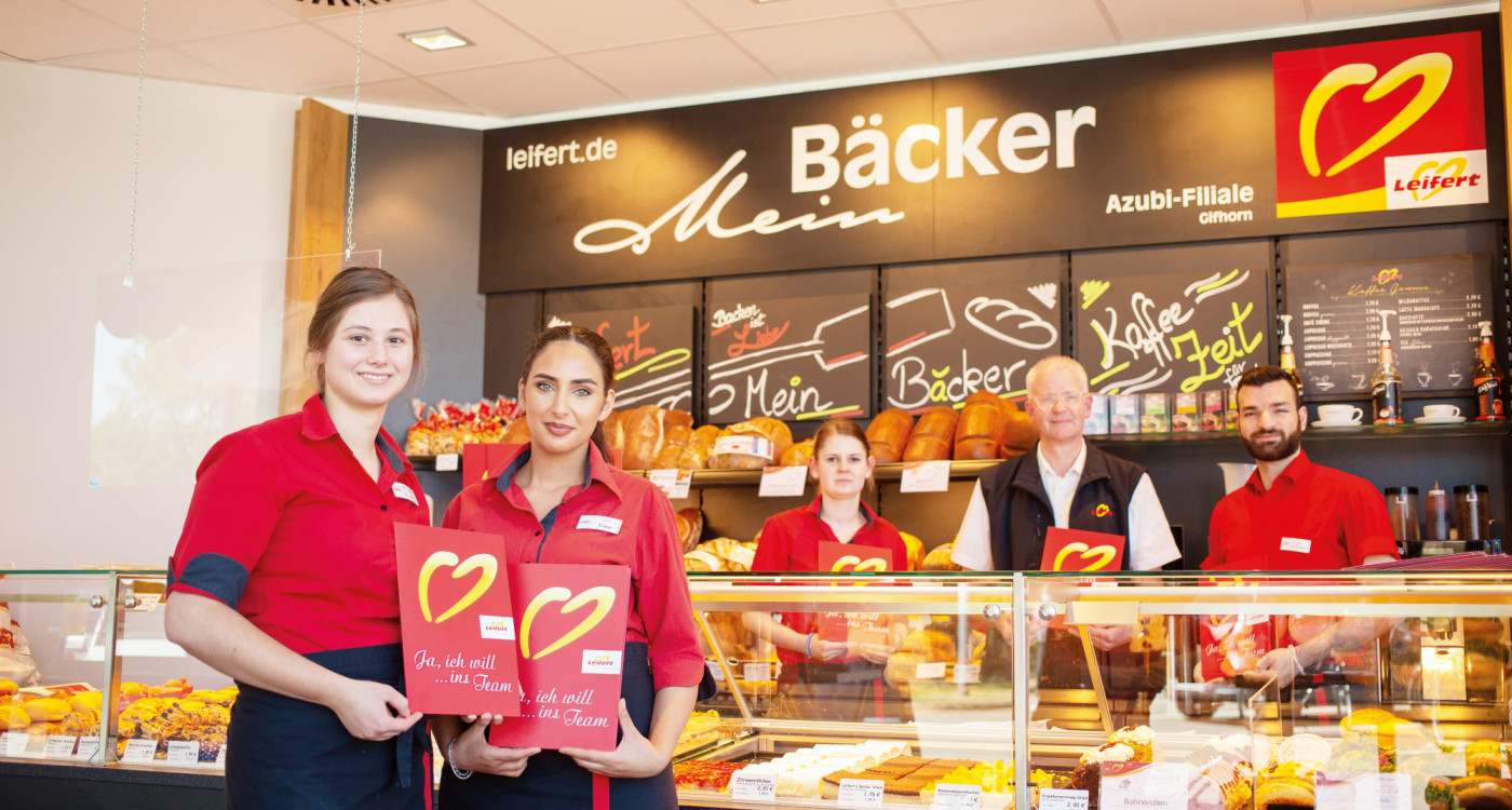 Die Auszubildenden der Bäckerei Leifert übernehmen am II. Koppelweg in Gifhorn das Ruder