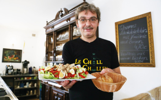 Die Bistro-Küche der Wellness Sauna bietet schnelle, leichte Gerichte – auch ohne Saunabesuch