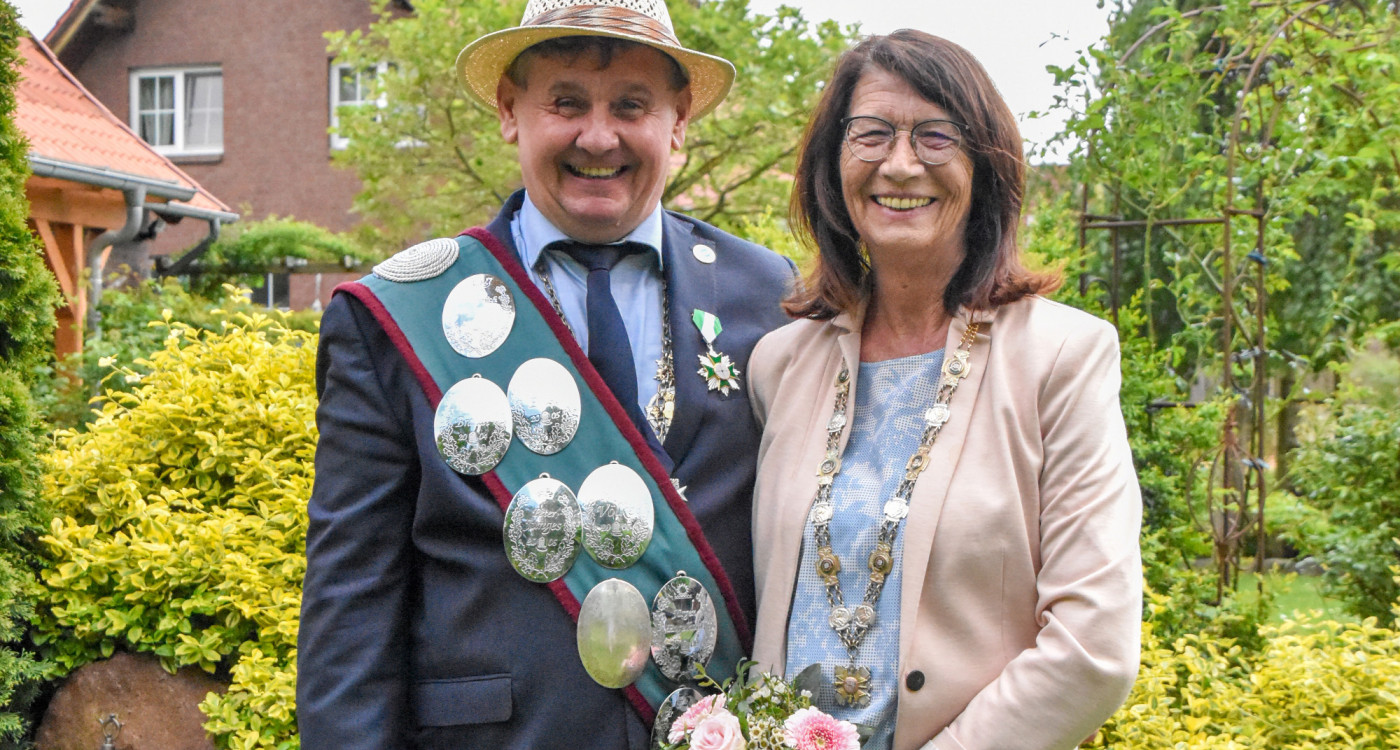 Die Kästorfer Schützenkönige machen Bürgermeister Nerlich besonders stolz: Wie sein Vorgänger arbeitet auch Majestät Frank Krüger bei der Stadtverwaltung